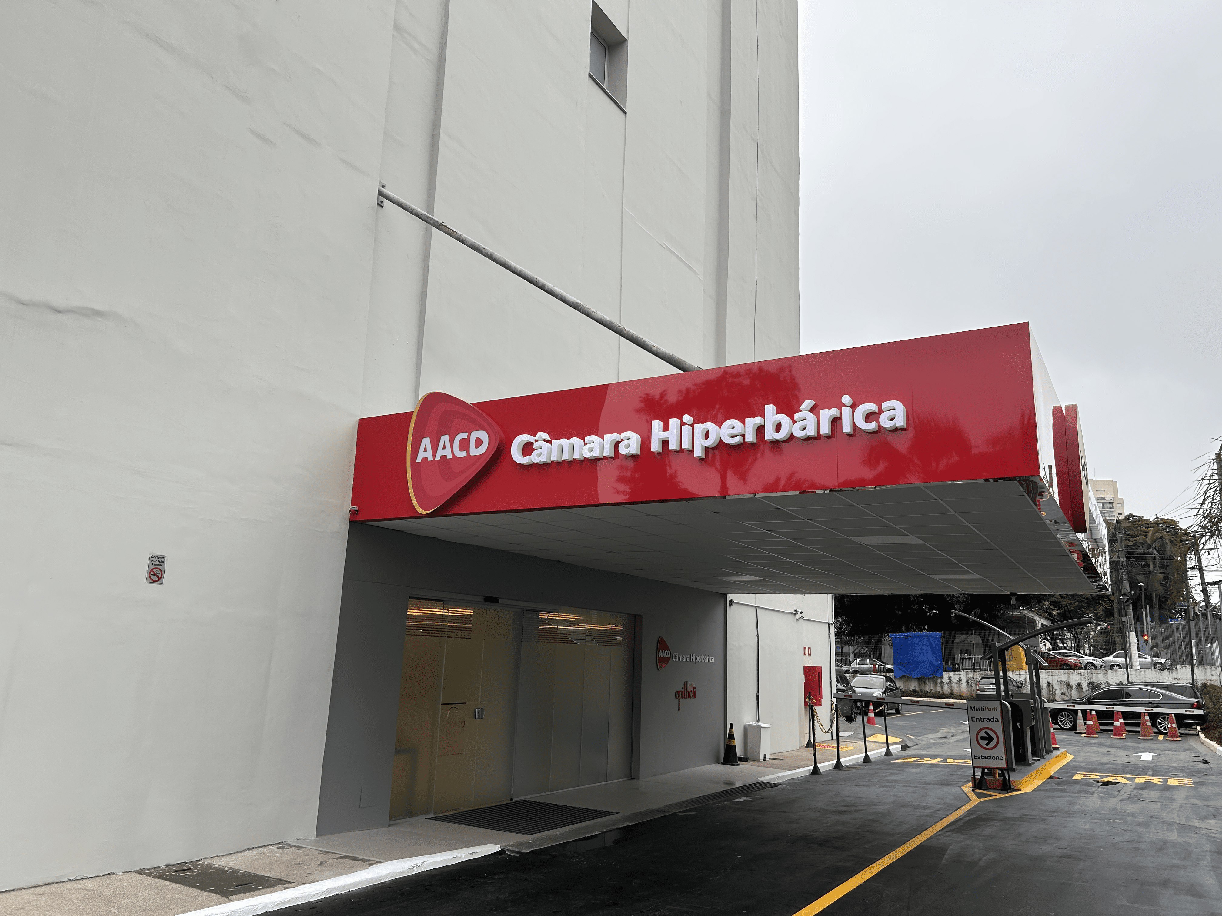 Câmara Hiperbárica do Hospital Ortopédico AACD funciona todos os dias e fica localizada na Avenida Ascendino Reis, 724 - Ibirapuera (São Paulo, SP)